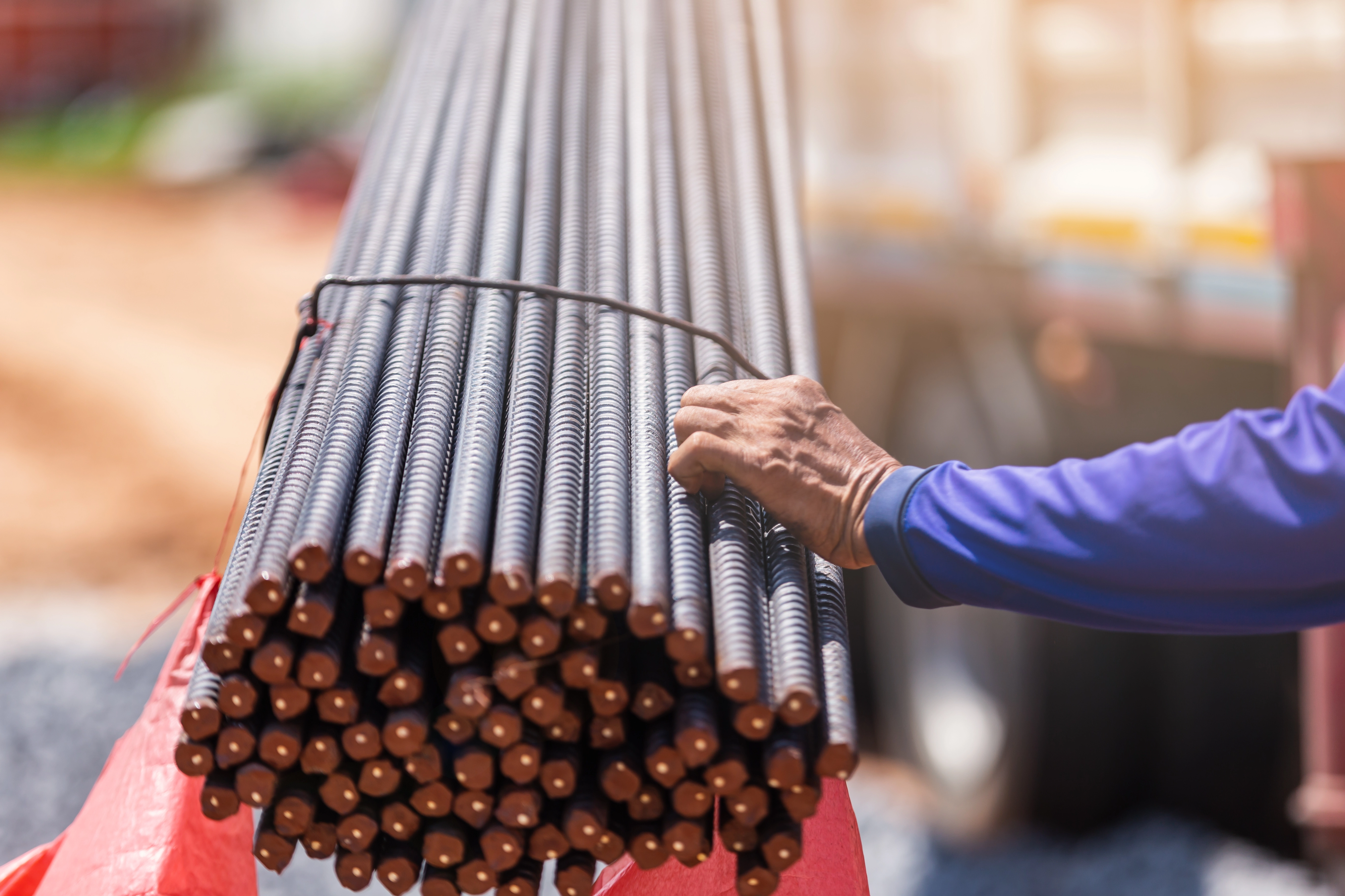 closeup-steel-bars